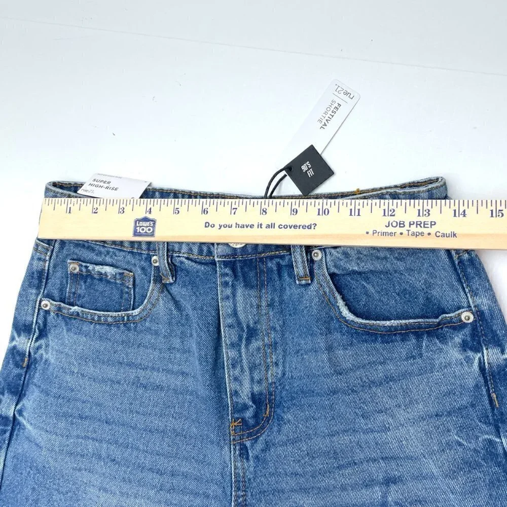 NEW Rue 21 Women's size 6 Jean Shorts Festival Shortie Super High Rise 90's Fit